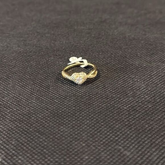 Elegant 14K Gold Plated Heart Princess Twisted Ring - Picture 5 of 6